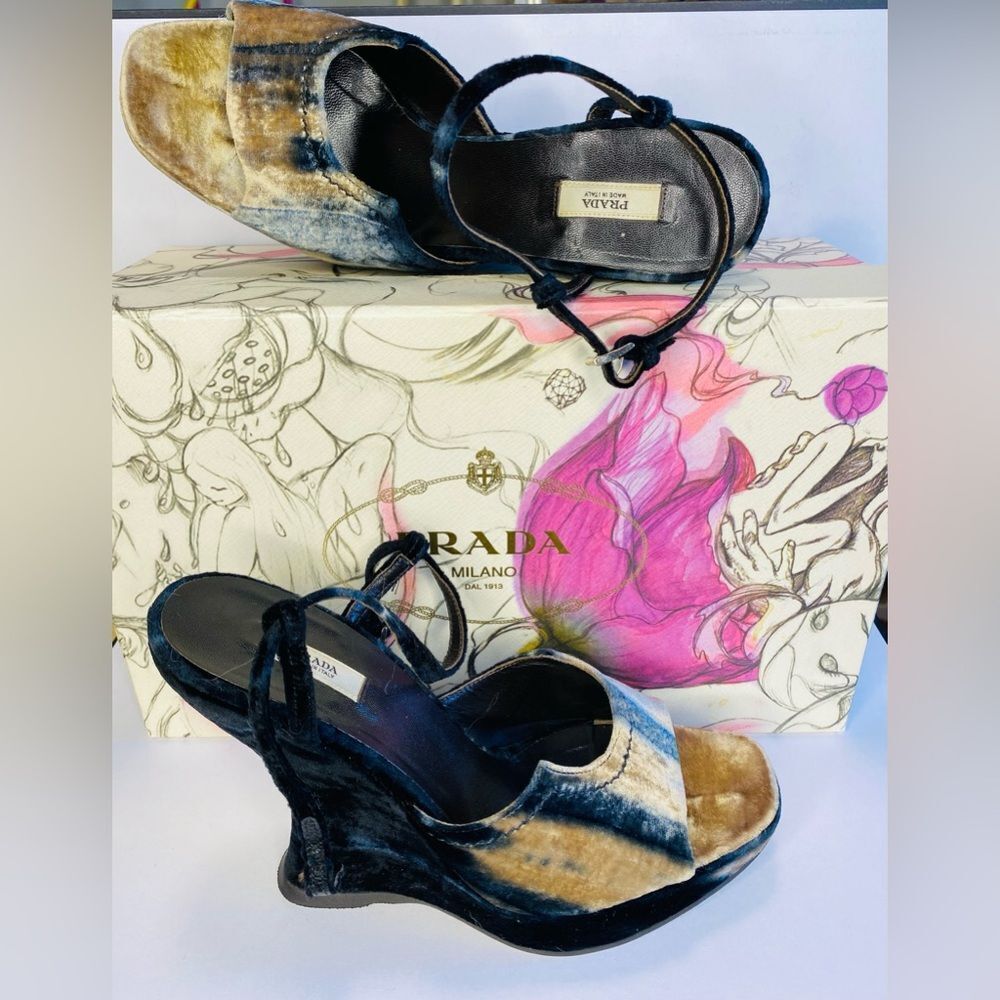 Prada Velvet Ombré/ Tie Dye Vintage 2000 Shoes authentic and very nice condition